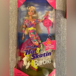 Mattel Vintage 1994 Barbie Hot Skatin' Doll 13511 NRFB Bend and move body